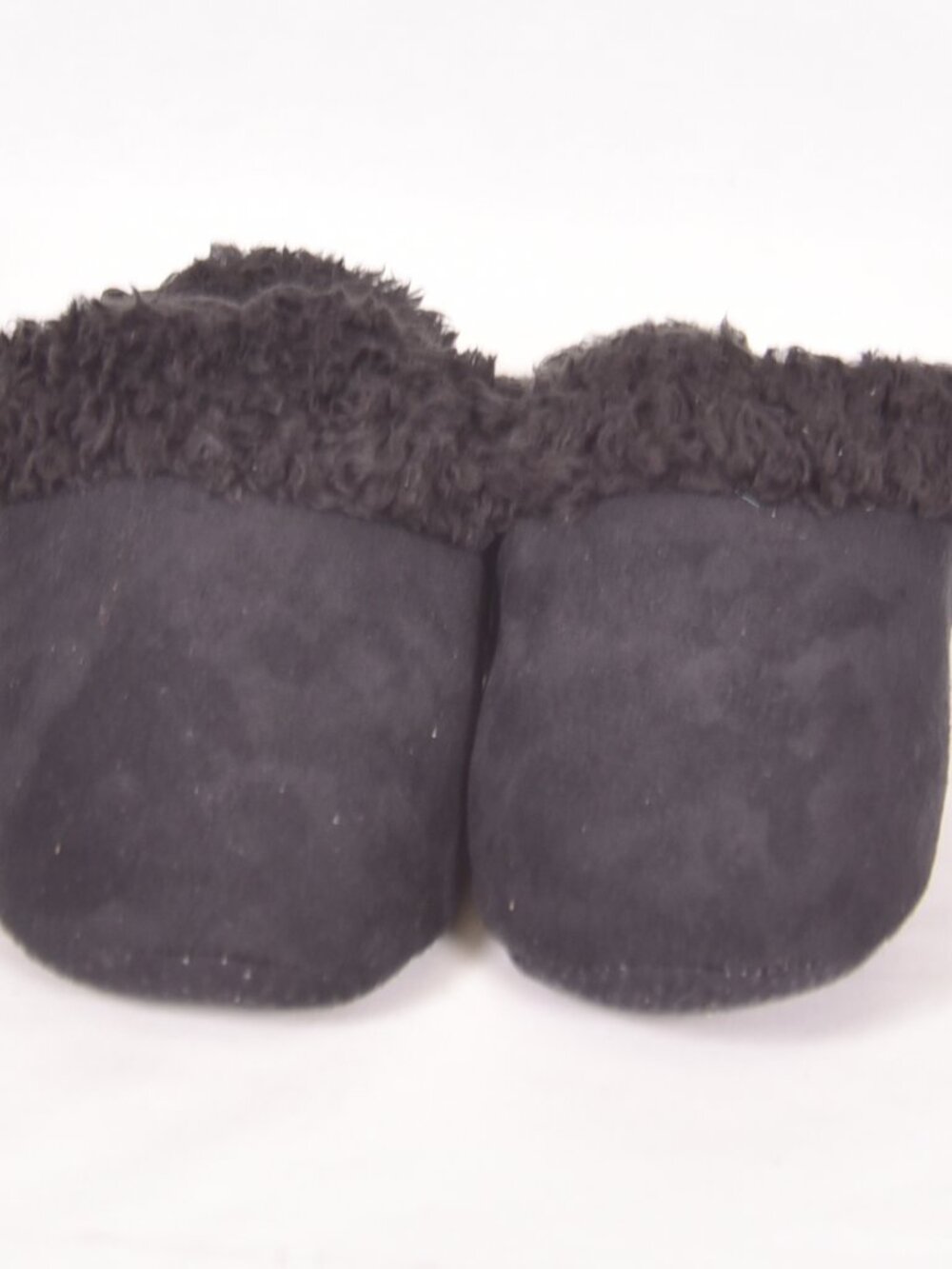Do Everything in Love Women's Black Bedrooom Slippers Size L/XL